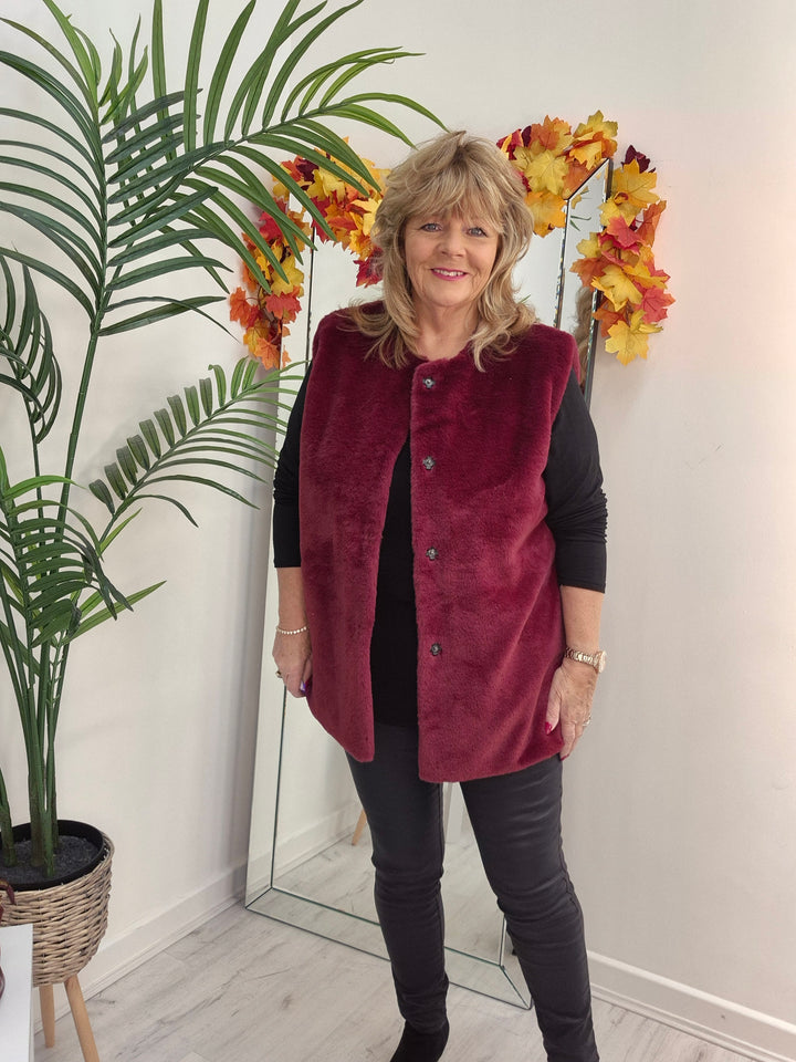 Oslo Faux Fur Gilet - Wine (Curvy fits from 14 up to Size 20)