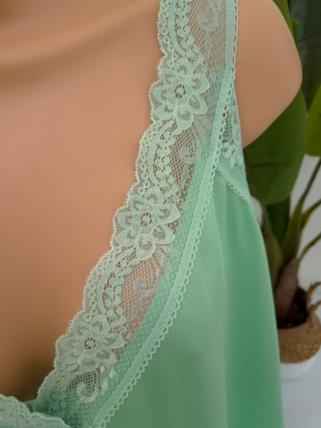 Linzi Lace Cami Top (Curvy) - (choose your Colour)