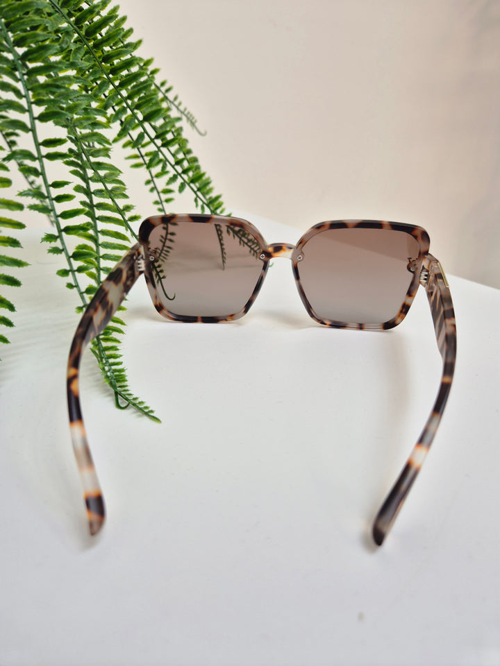 Sunglasses - Tortoise Shell Style with Crystals