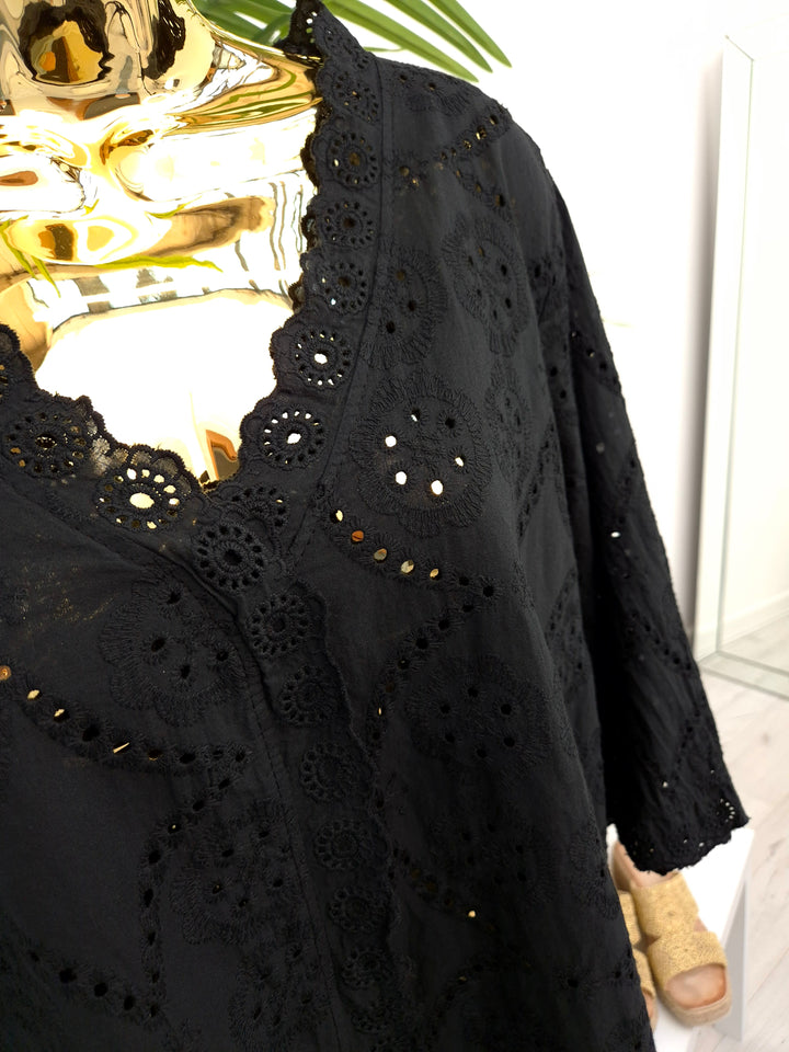 Billie Broderie Anglaise Blouse - (choose your Colour) (Curvy)