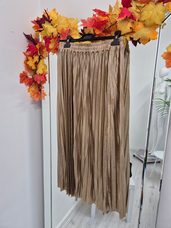 Crinkle Midi Skirt - Gold or Black - One Size/Curvy - fits from Size 12/14 up to Size 20)