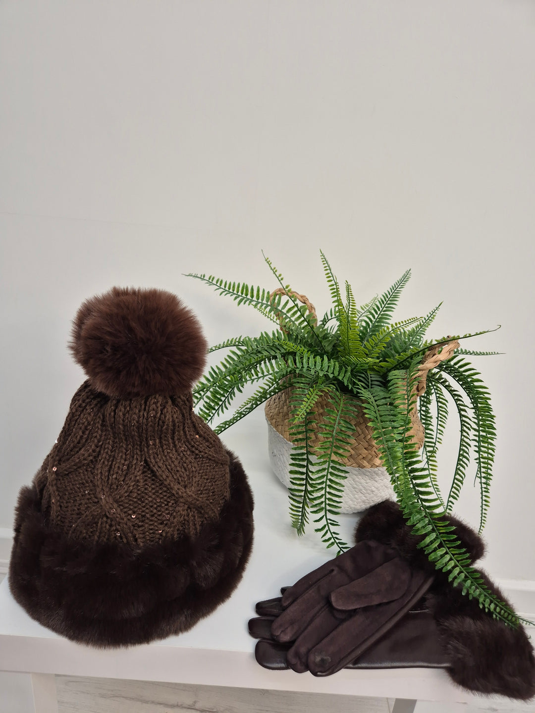 Oslo Gloves with Faux Leather & Faux Fur - Chocolate