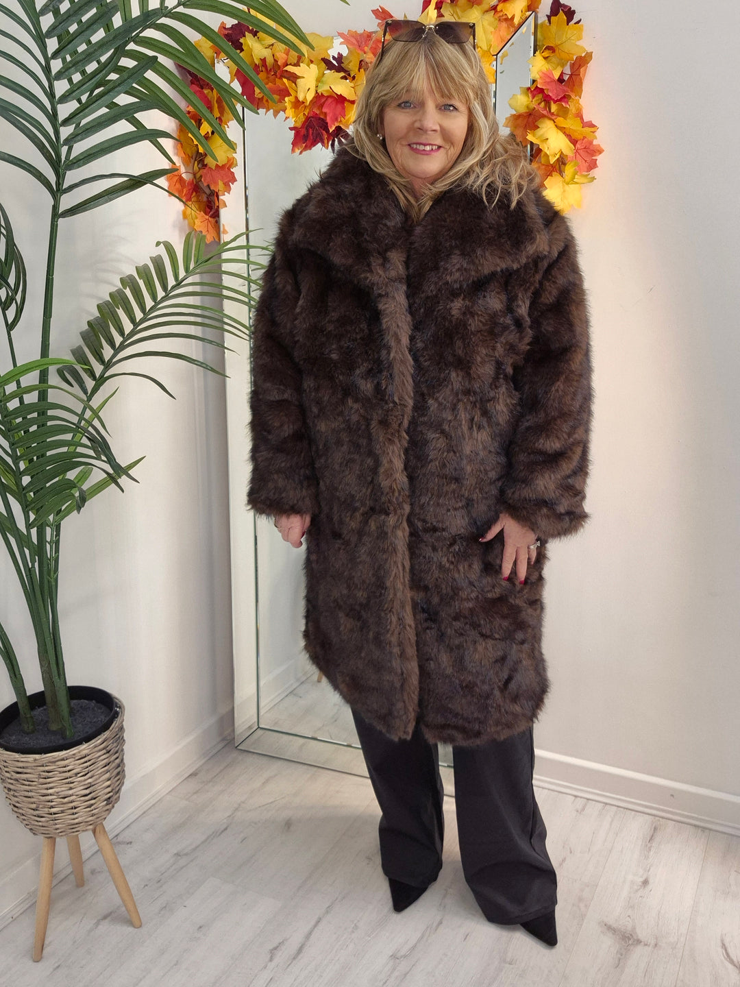 Oslo Faux Fur Coat - Chocolate/Dark Chocolate (One Size/Curvy - fitting from Size 16/18 to Size 20)