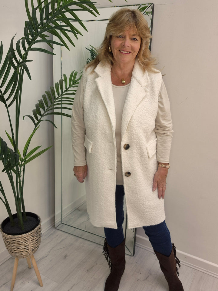 Gina Gilet (Faux Shearling) - One Size/Curvy, fits from Size 14 to Size 18) - Winter White