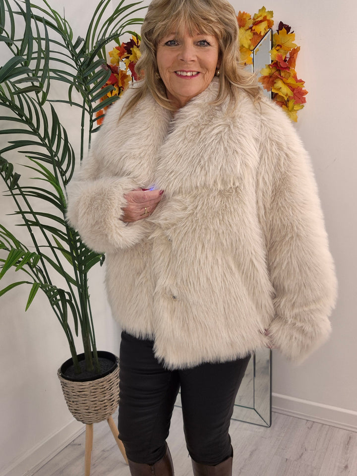 Oslo Faux Fur Shawl Collar Jacket - Creamy Stone (One Size/Curvy - fitting from Size 14 up to Size 18)