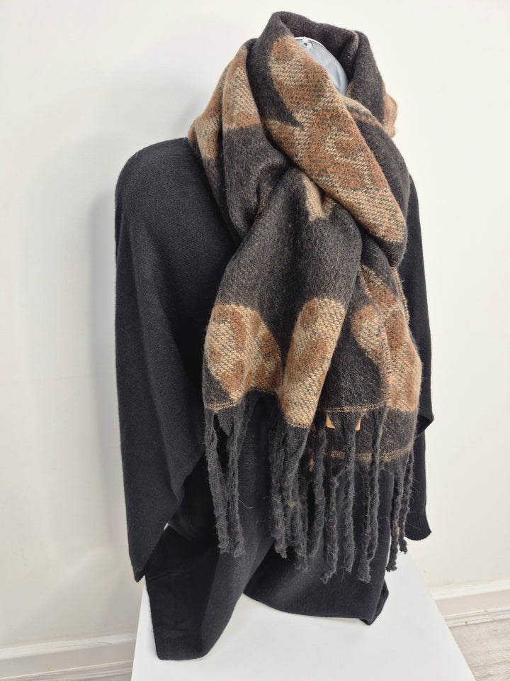 Hearts Oversized Reversible Blanket Super Soft Scarf - Black/Chocolate