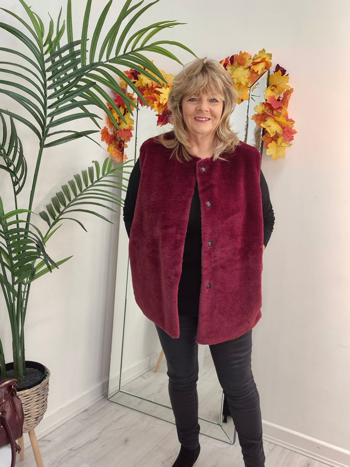 Oslo Faux Fur Gilet - Wine (Curvy fits from 14 up to Size 20)