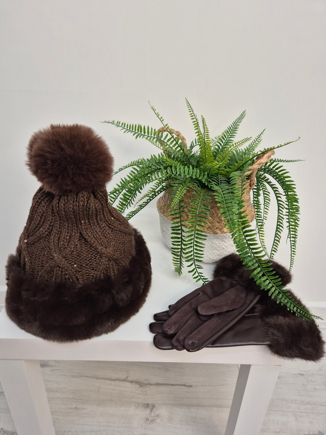 Oslo Gloves with Faux Leather & Faux Fur - Chocolate