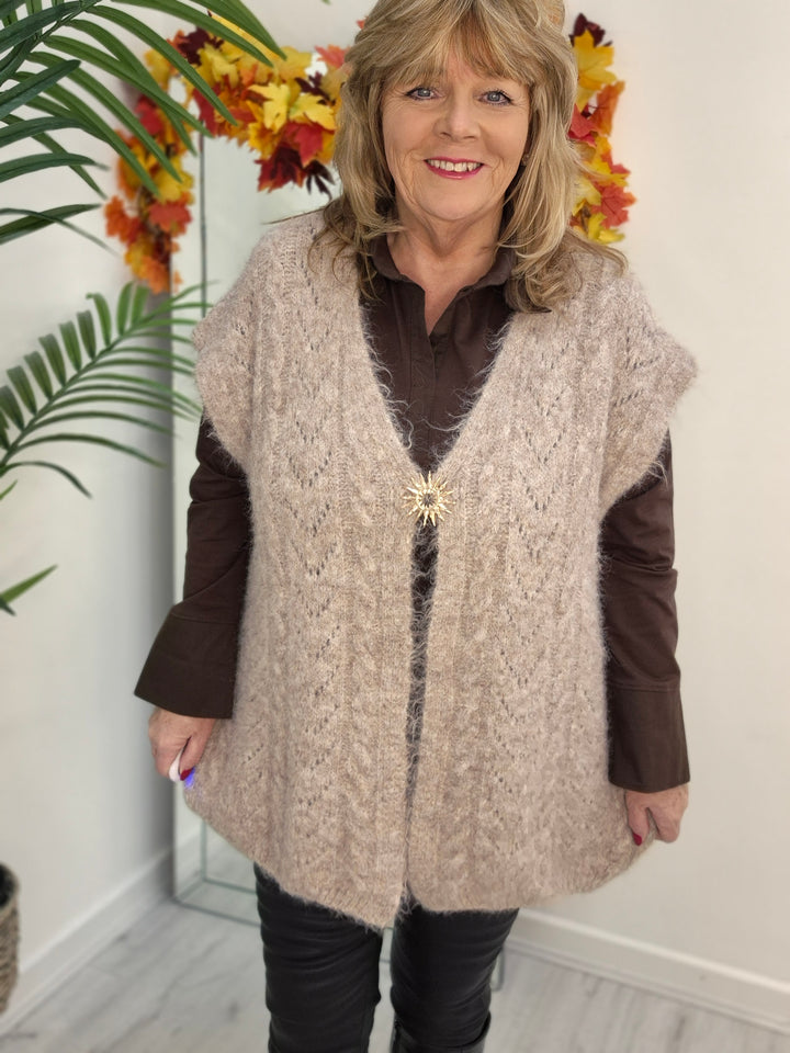 Vermont Super Soft & Fluffy Waistcoat (Oversized, fits from Size 16 up to Size 20/22) - Mochaccino