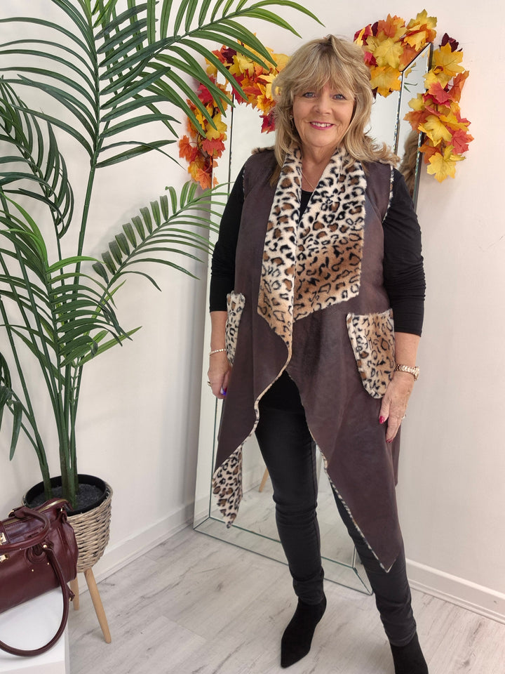 Oslo Faux Fur Reversible Gilet - Chocolate Leopard (Oversized, fitting from Size 12 up to Size 16)