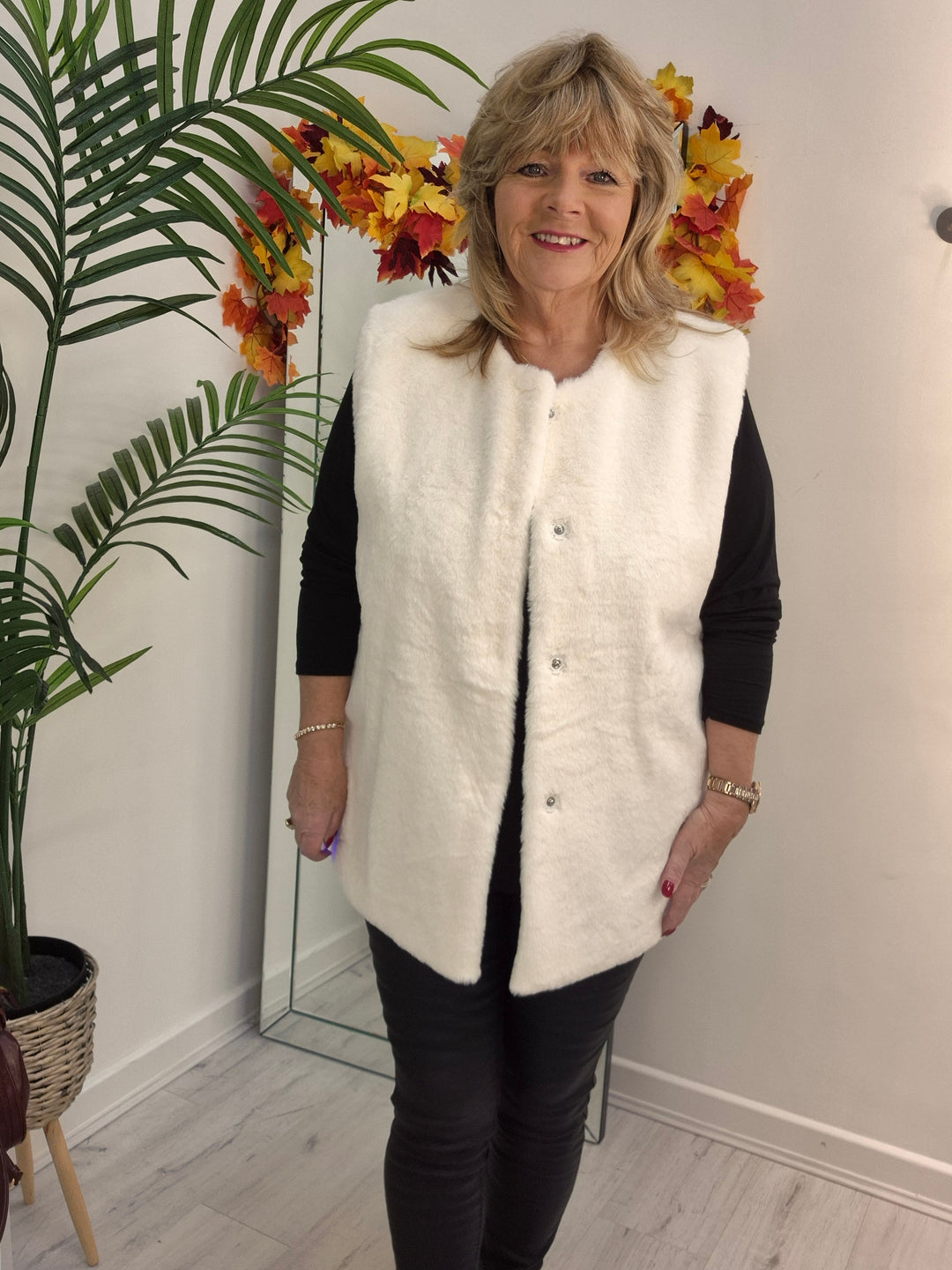 Oslo Faux Fur Gilet - Cream (Curvy fits from 14 up to Size 20)