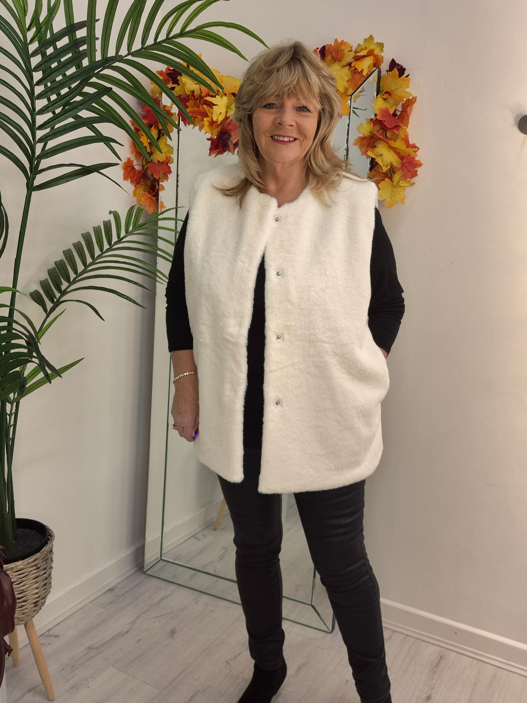 Oslo Faux Fur Gilet - Cream (Curvy fits from 14 up to Size 20)
