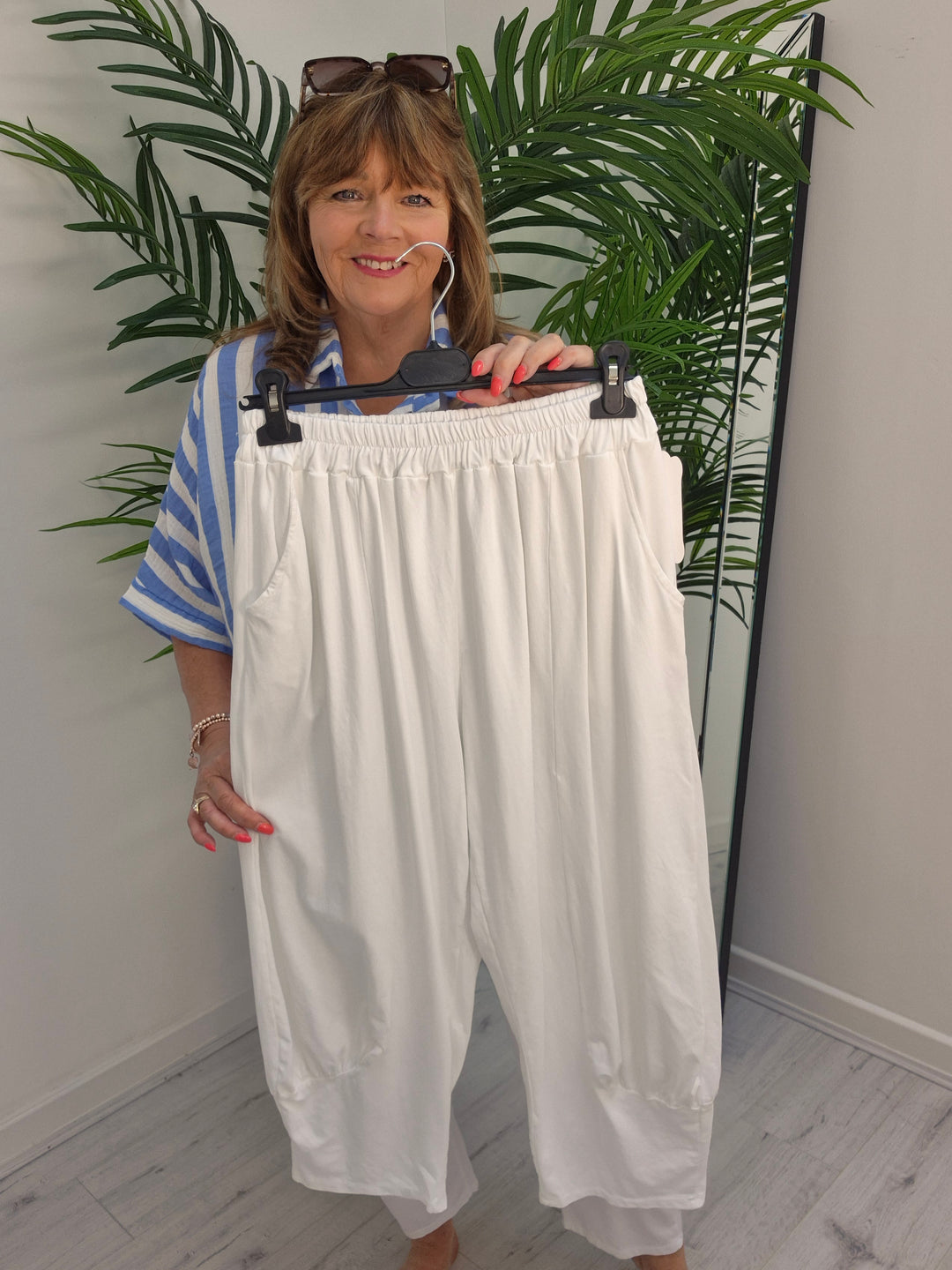 Kizzy Cocoon Pants - White (Curvy)