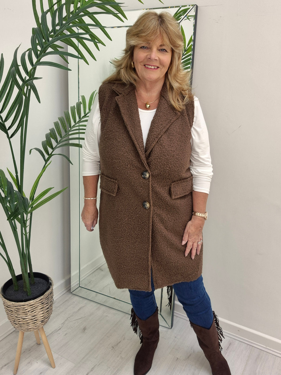Gina Gilet (Faux Shearling) - One Size/Curvy, fits from Size 14 to Size 18) - Chocolate