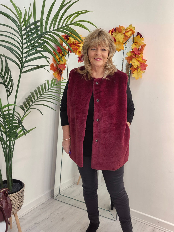 Oslo Faux Fur Gilet - Wine (Curvy fits from 14 up to Size 20)