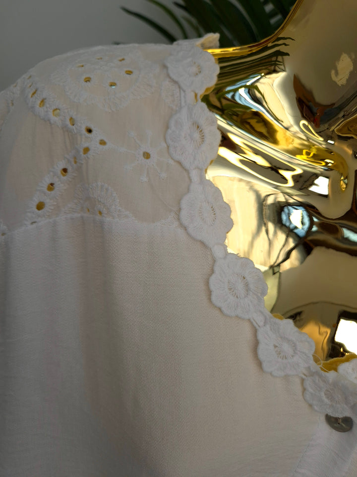 Belinda Broderie Anglaise Top - (choose your Colour) (Curvy)