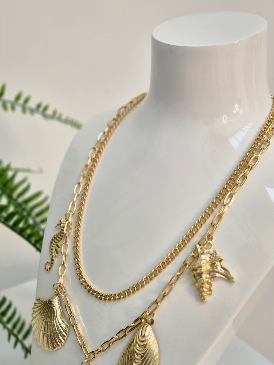 Starfish Beach Vibes Necklace (Gold Tone)
