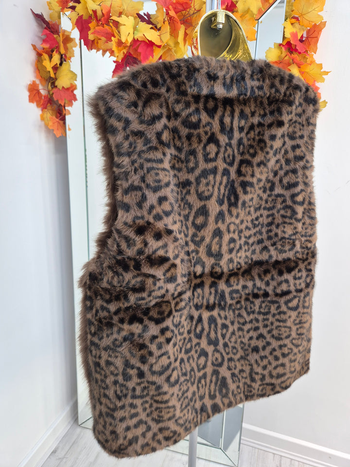 Oslo Faux Fur Gilet - Chocolate Leopard (One Size/Curvy - fits from Size 12/14 up to Size 18)