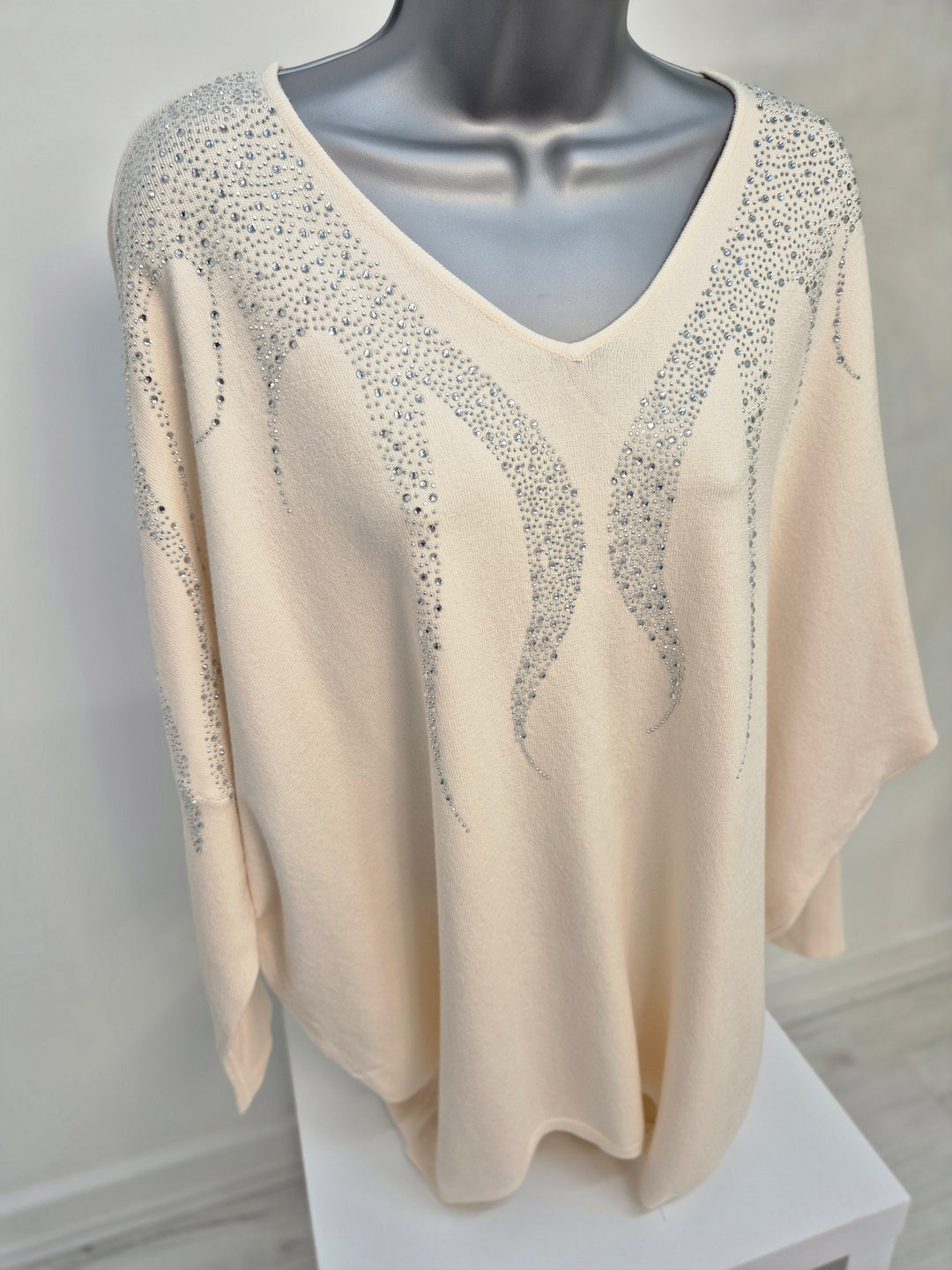 Sasha Sparkle Oversized Jumper - Cream (fitting from Size 14 up to Size 20)