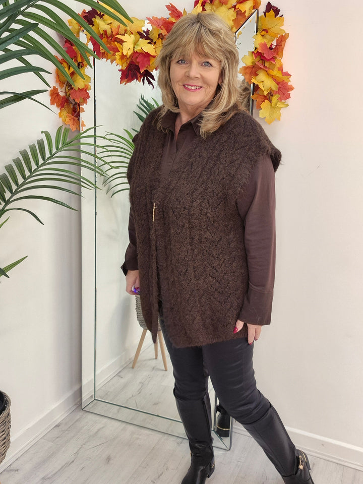 Vermont Super Soft & Fluffy Waistcoat (Oversized, fits from Size 16 up to Size 20/22) - Chocolate
