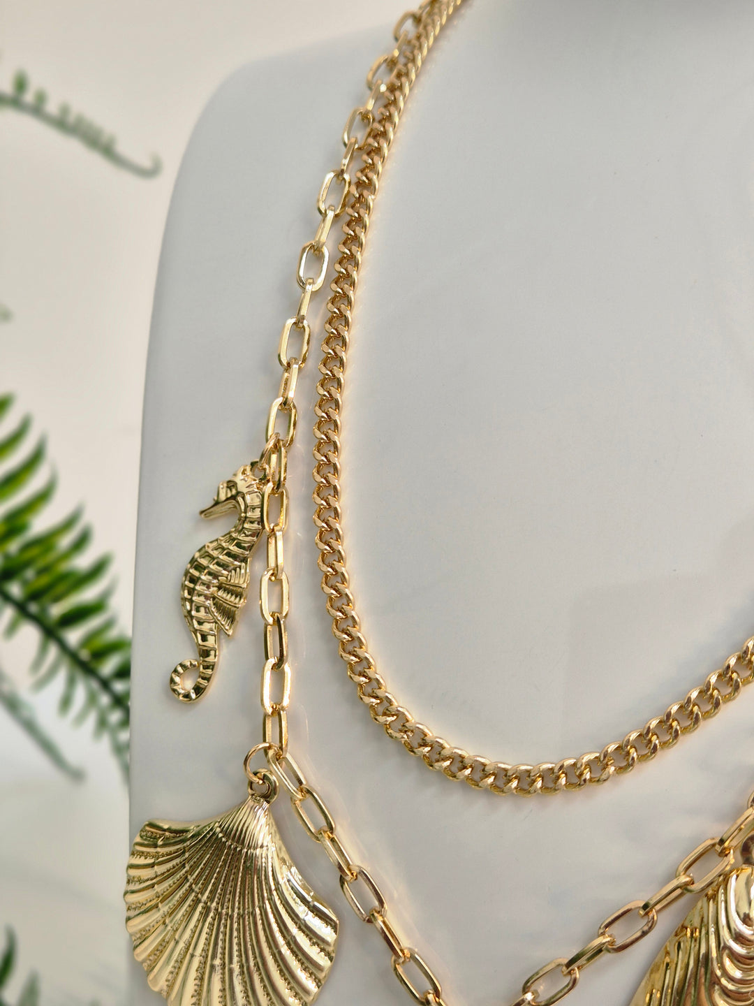 Starfish Beach Vibes Necklace (Gold Tone)