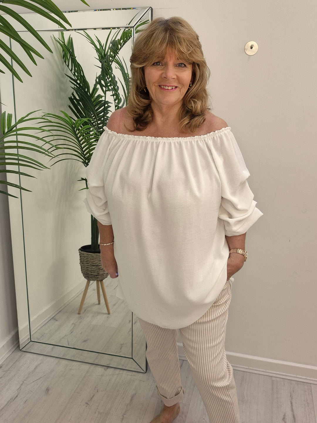 Ria Ruched Sleeve Top - (choose your Colour) - (fits from Size 14 up to Size 20)