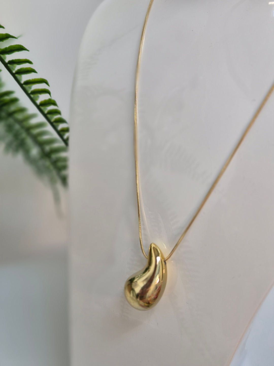 Teardrop Necklace & Earrings Set (Gold Tone)