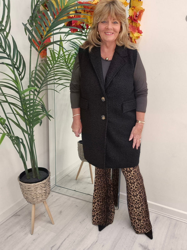 Gina Gilet (Faux Shearling) - One Size/Curvy, fits from Size 14 to Size 18) - Black