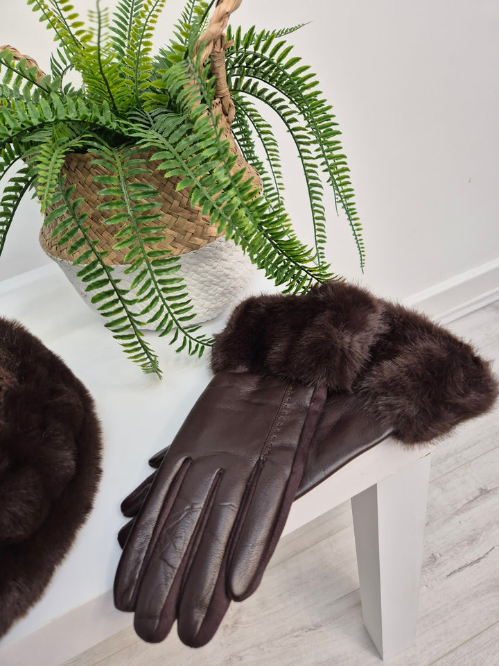Oslo Gloves with Faux Leather & Faux Fur - Chocolate