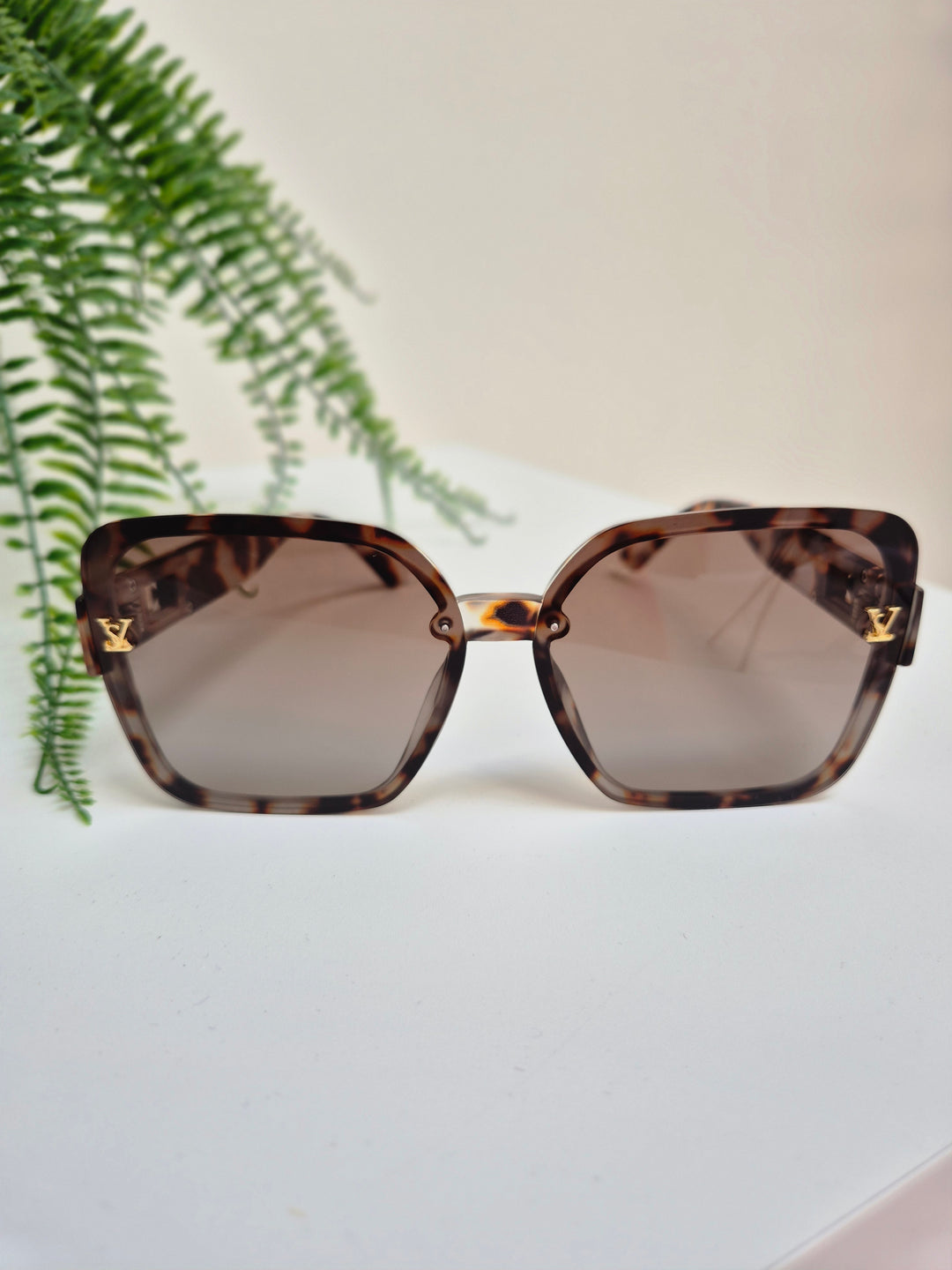 Sunglasses - Tortoise Shell Style with Crystals