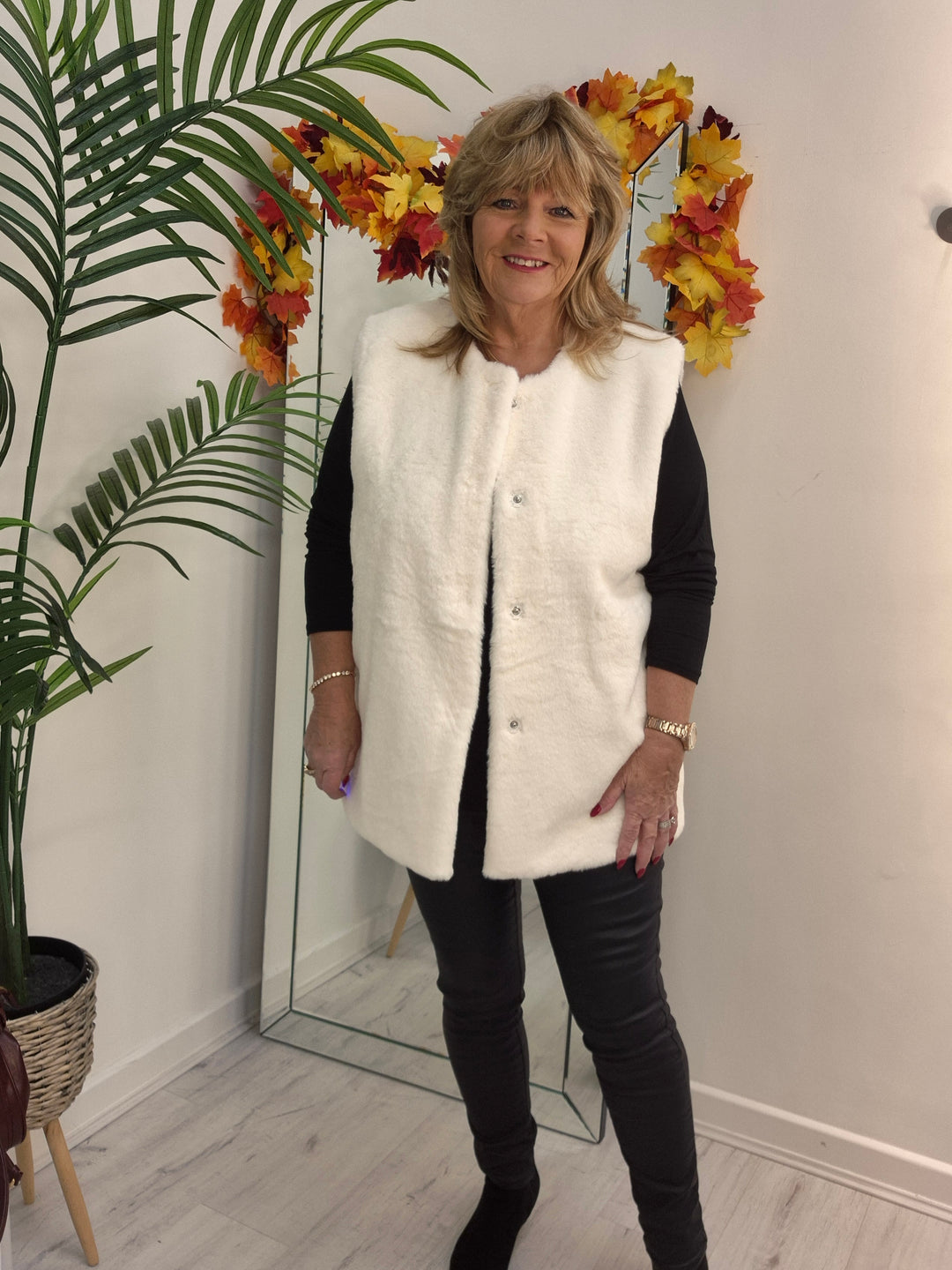 Oslo Faux Fur Gilet - Cream (Curvy fits from 14 up to Size 20)