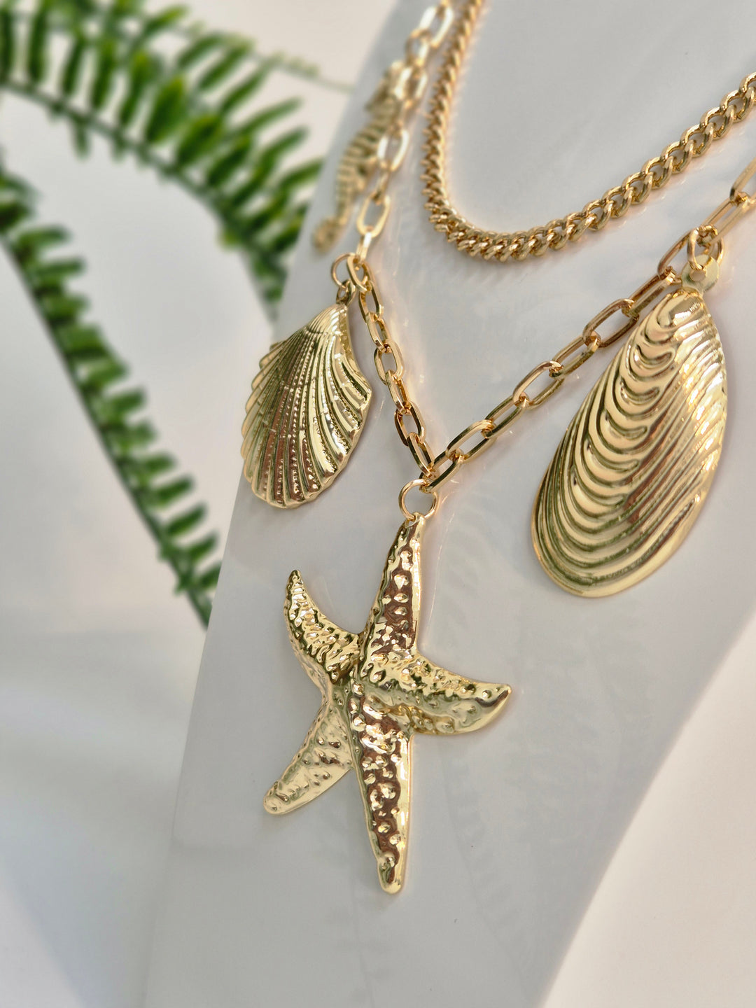 Starfish Beach Vibes Necklace (Gold Tone)