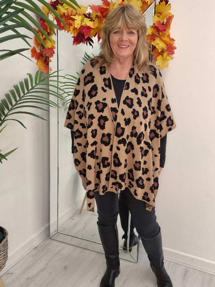 Leopard Super Soft Poncho/Wrap - Tan (One Size/Curvy Size from 12 up to Size 20)
