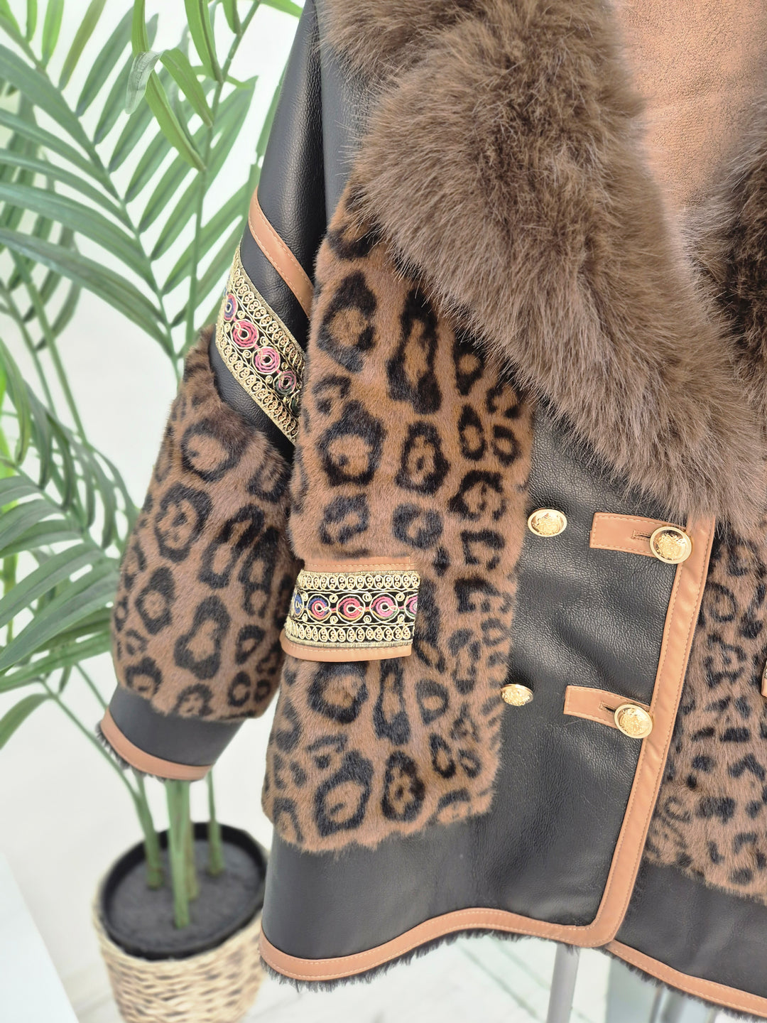 Oslo Faux Fur/Faux Leather Jacket - Chocolate Leopard - (Oversized fits Size 12/14 to Size 18/20/20)