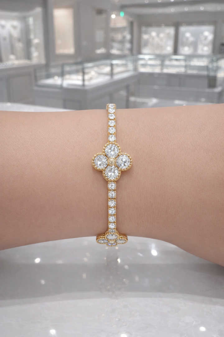 Crystal Clover Bracelet (Gold Tone)