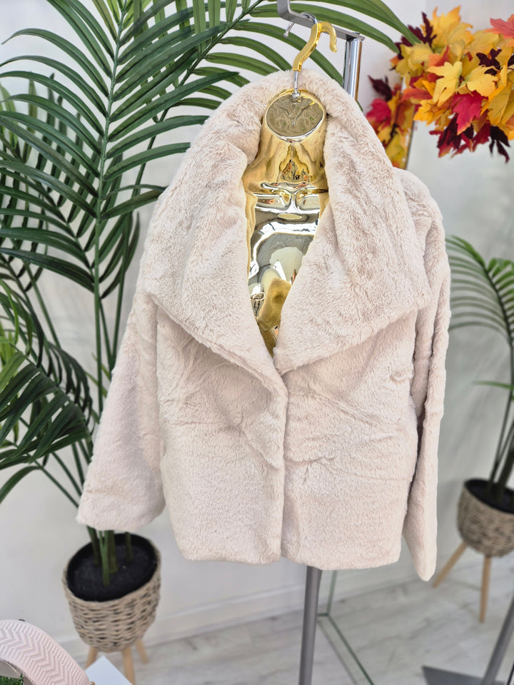 Oslo Faux Fur Medium Length Coat - Cream (One Size - fits from Size 10/12 up to Size 16/18)