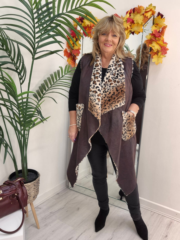 Oslo Faux Fur Reversible Gilet - Chocolate Leopard (Oversized, fitting from Size 12 up to Size 16)