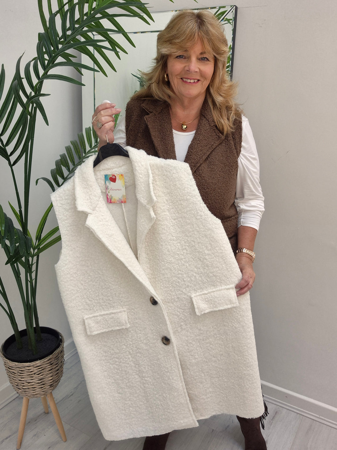 Gina Gilet (Faux Shearling) - One Size/Curvy, fits from Size 14 to Size 18) - Chocolate