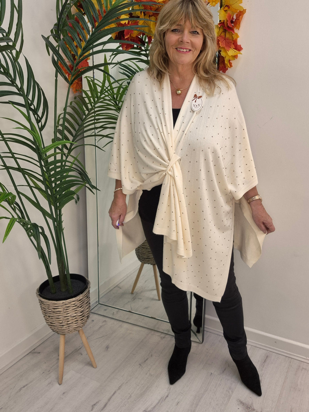 Crystal Super Soft Poncho/Wrap - Cream (One Size/Curvy Size)