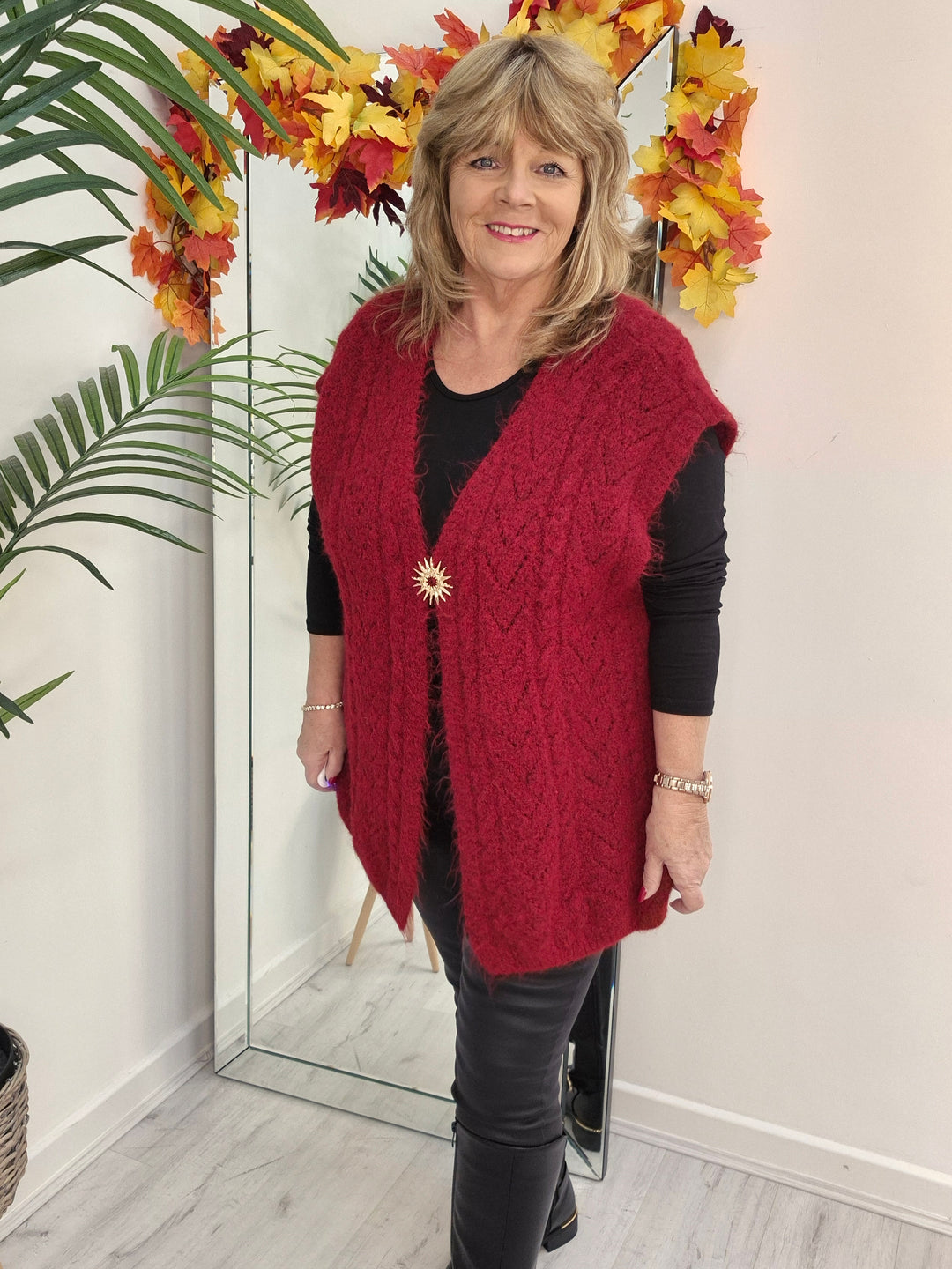 Vermont Super Soft & Fluffy Waistcoat (Oversized, fits from Size 16 up to Size 20/22) - Pillar Box Red