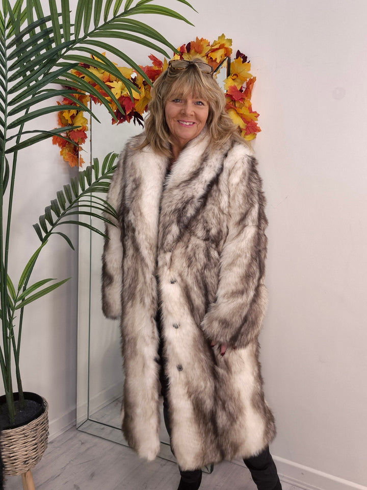 Oslo Faux Fur Longline Coat - Winter White/Chocolate (One Size - fitting Size 10/12 up to Size 16/18)