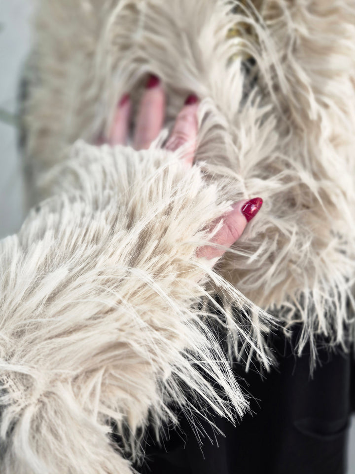 Oslo Faux Fur Shaggy Fingerless Gloves/Cuffs - Cream