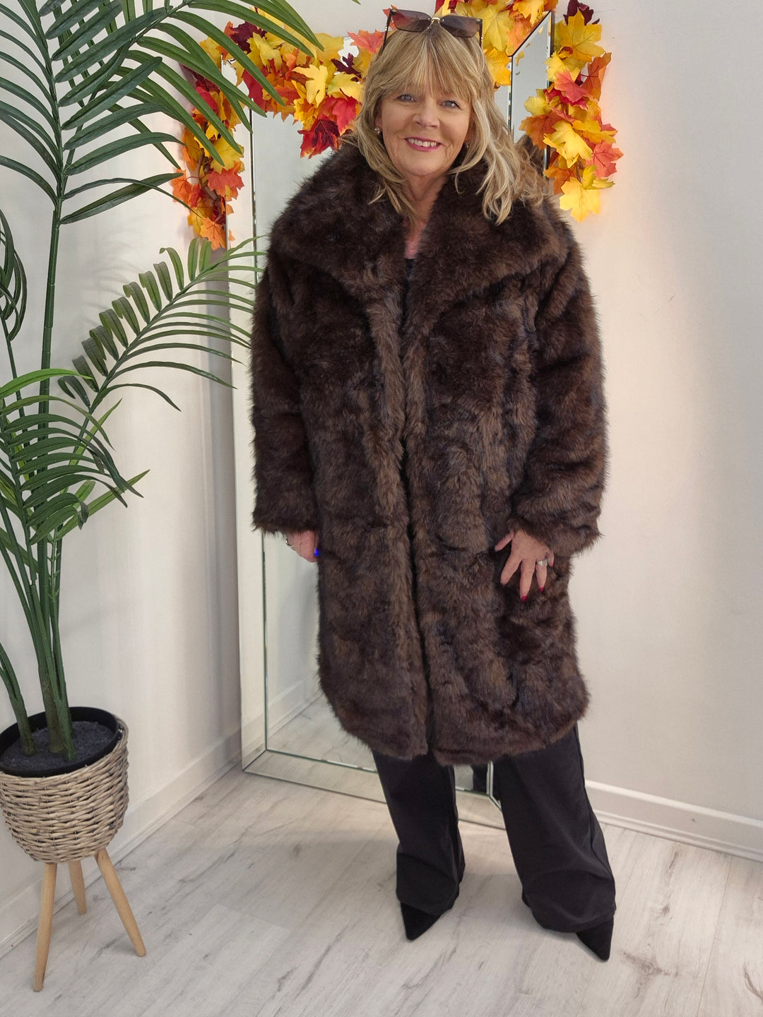 Oslo Faux Fur Coat - Chocolate/Dark Chocolate (One Size/Curvy - fitting from Size 16/18 to Size 20)