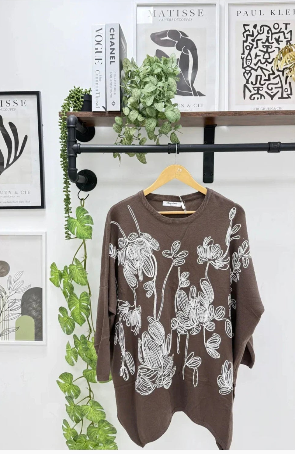 Eva Embroidered Sparkle Jumper - Chocolate (fitting from Size 14 up to Size 18/20)