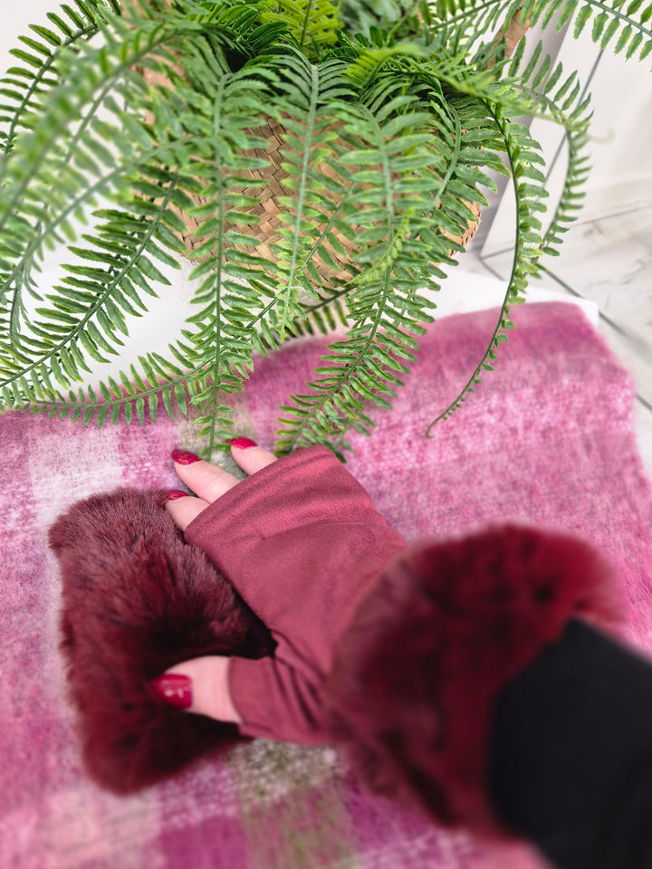 Oslo Faux Fur Fingerless Gloves - Wine