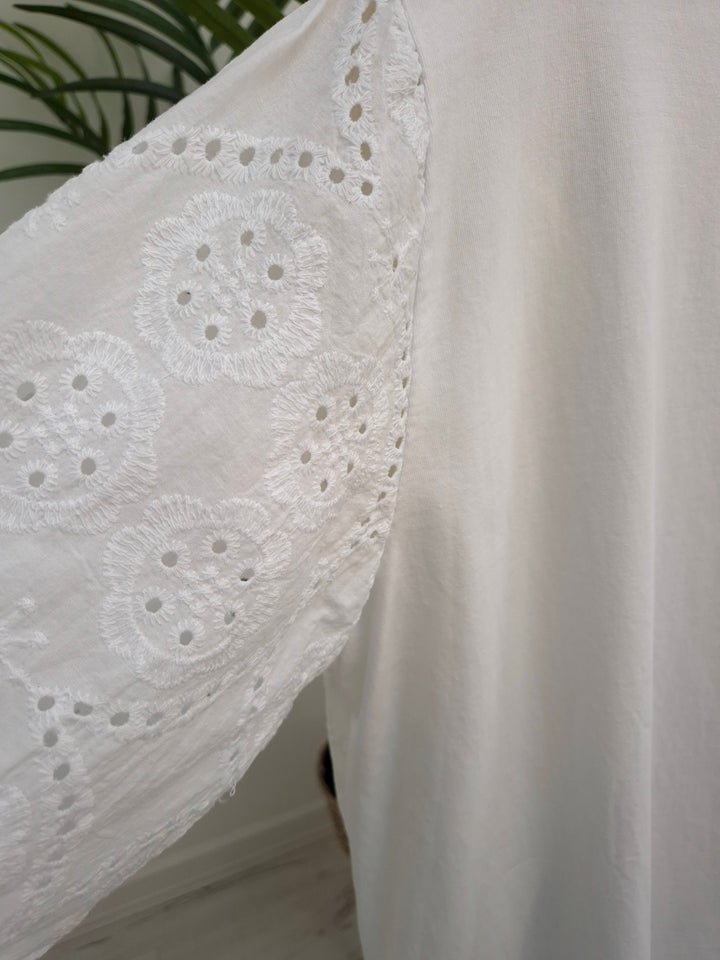 Billie Broderie Anglaise Blouse - (choose your Colour) (Curvy)
