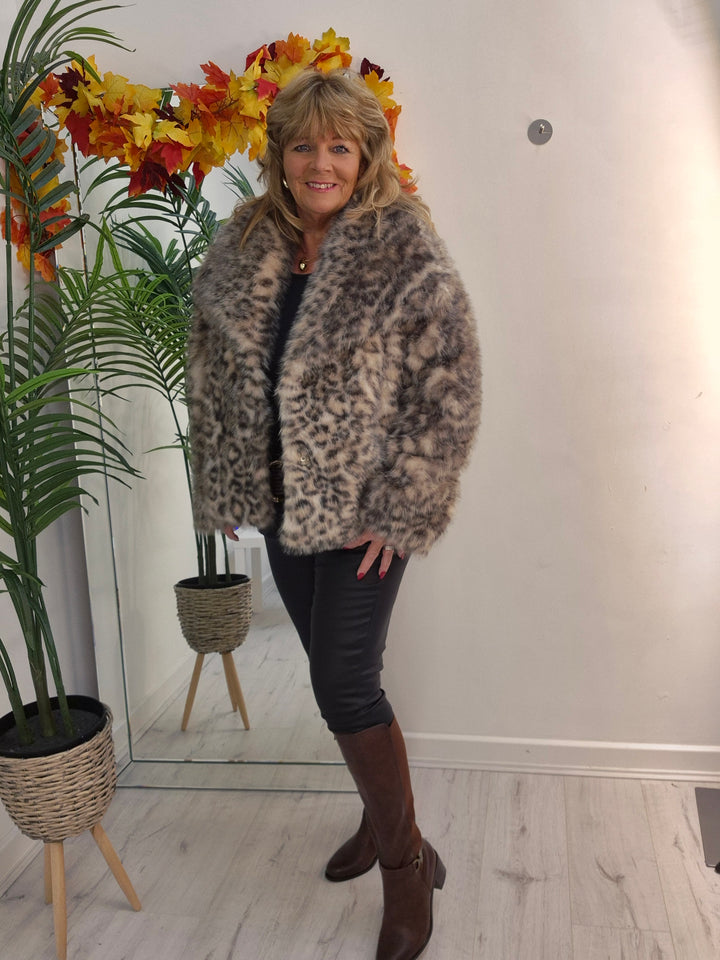 Oslo Faux Fur Shawl Collar Jacket - Snow Leopard (One Size/Curvy - fitting from Size 14 up to Size 18)