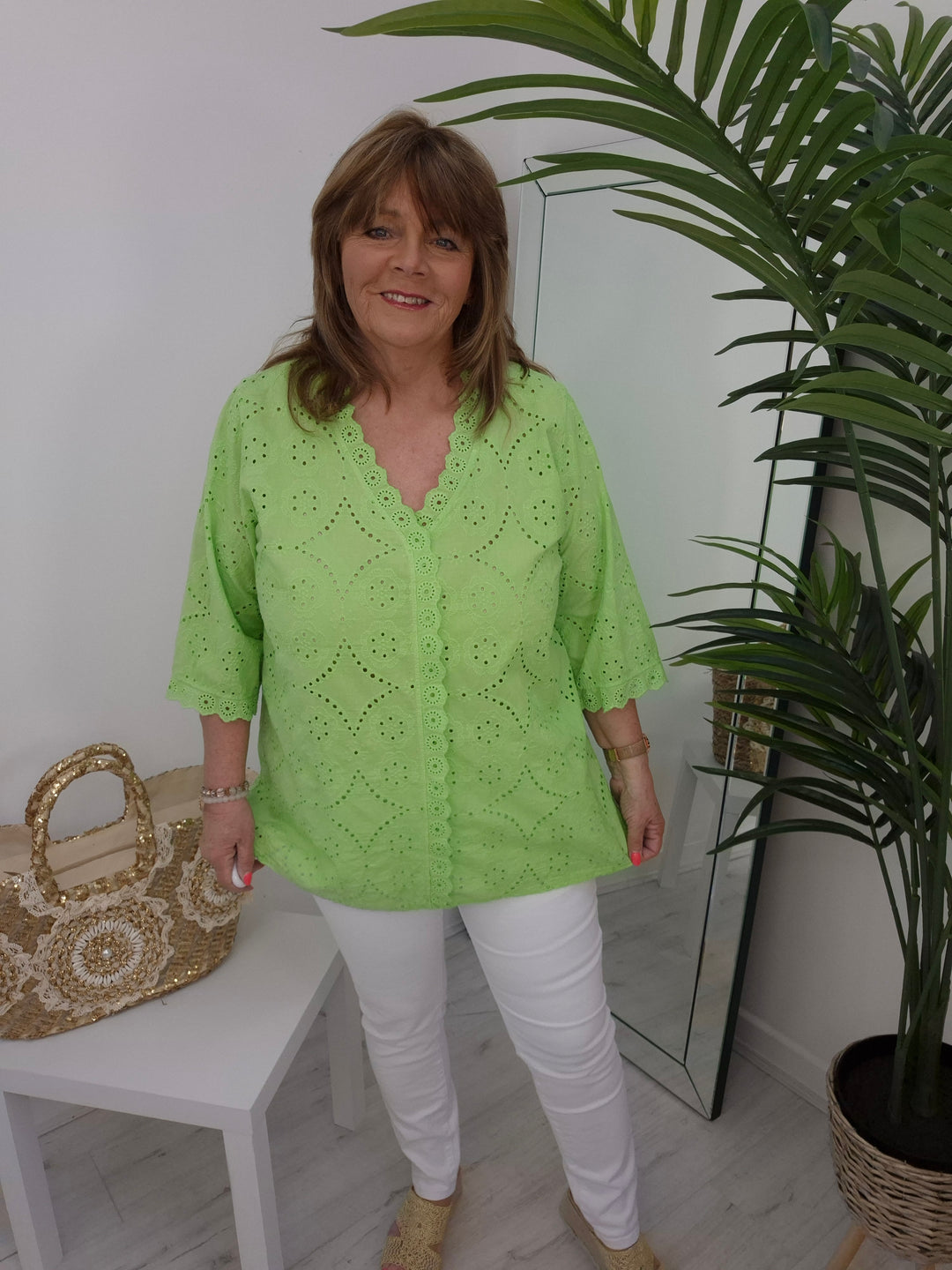 Billie Broderie Anglaise Blouse - (choose your Colour) (Curvy)