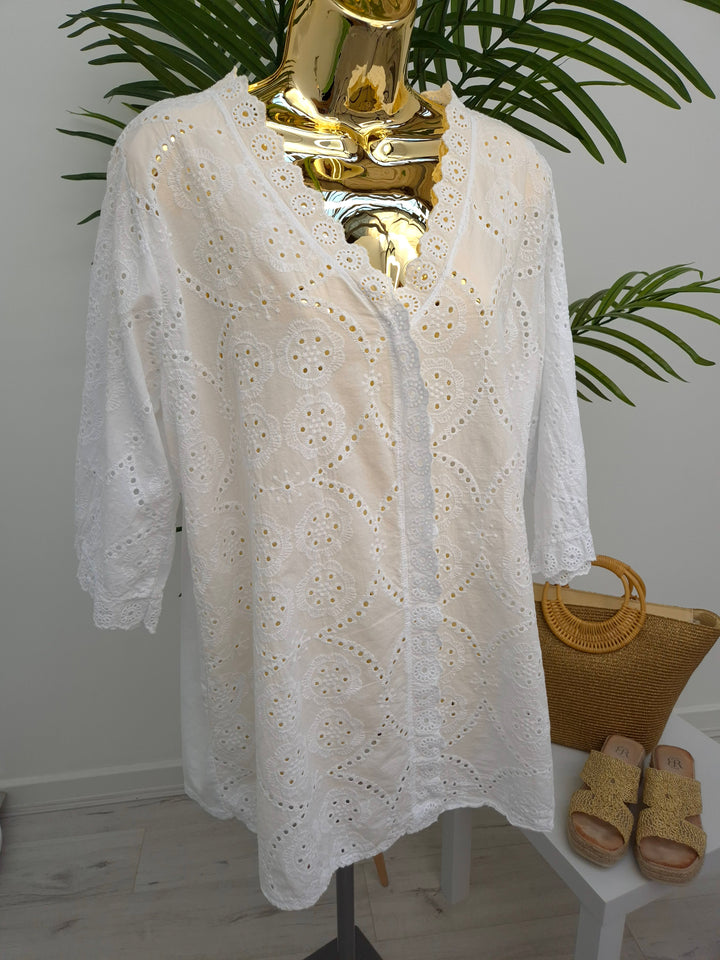 Billie Broderie Anglaise Blouse - (choose your Colour) (Curvy)