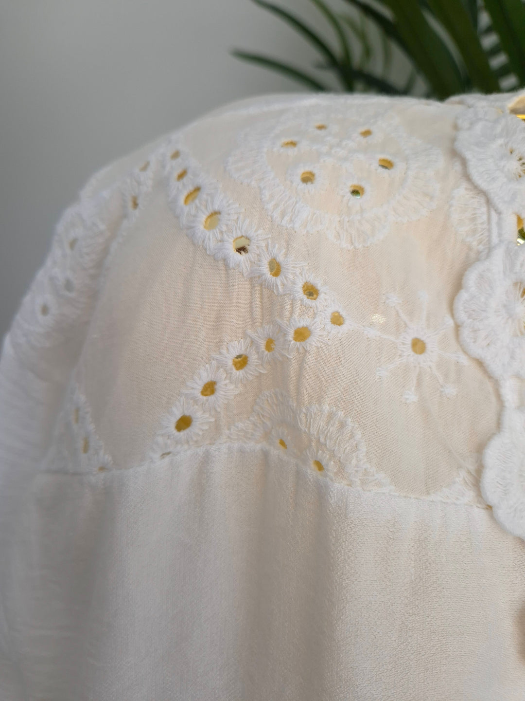 Belinda Broderie Anglaise Top - (choose your Colour) (Curvy)